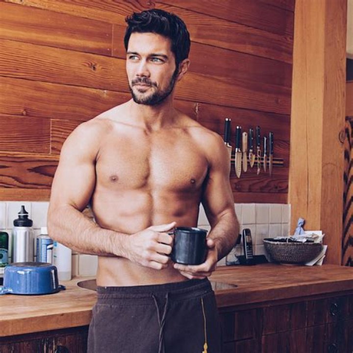 Uncover The Life And Achievements Of A Hollywood Heartthrob